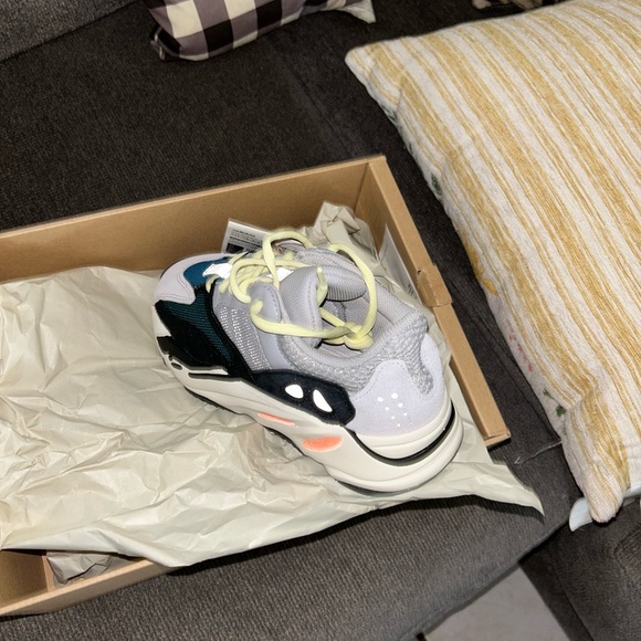 Yeeze chis very nice auténtic brand new - Picture 1 of 6